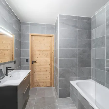Apartment Aux Pieds Avec Wifi Et Parking - Fr-1-645-83 *
